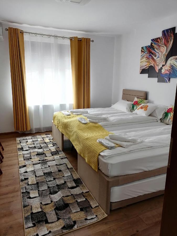 Ferienwohnung Happy House Hunedoara Exterior foto